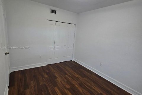 Condominio en alquiler en North Bay Village, Florida, 2 dormitorios, 83.61 m2 № 1871633 - foto 23