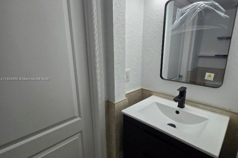 Condominio en alquiler en North Bay Village, Florida, 2 dormitorios, 83.61 m2 № 1871633 - foto 16