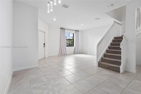 Adosado en venta en Homestead, Florida, 3 dormitorios, 149.76 m2 № 1982416 - foto 8