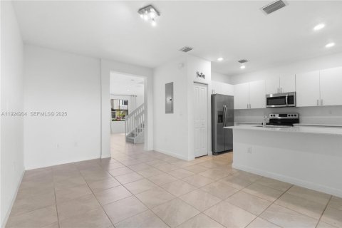 Adosado en venta en Homestead, Florida, 3 dormitorios, 149.76 m2 № 1982416 - foto 4