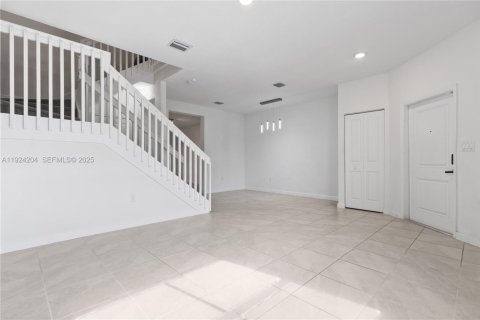 Adosado en venta en Homestead, Florida, 3 dormitorios, 149.76 m2 № 1982416 - foto 9