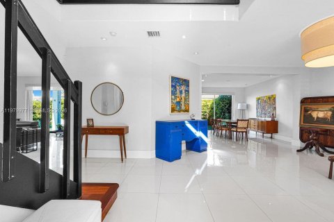 Купить виллу или дом в Дорал, Флорида 4 спальни, 278.34м2, № 2046354 - фото 14