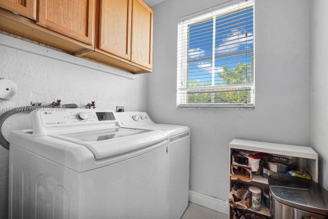 Купить виллу или дом в Дорал, Флорида 4 спальни, 278.34м2, № 2046354 - фото 26