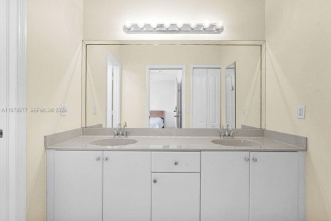 Купить виллу или дом в Дорал, Флорида 4 спальни, 278.34м2, № 2046354 - фото 20