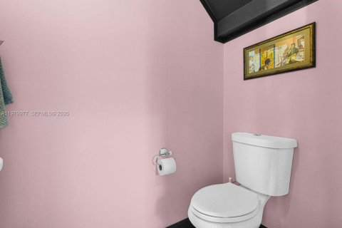 Купить виллу или дом в Дорал, Флорида 4 спальни, 278.34м2, № 2046354 - фото 27