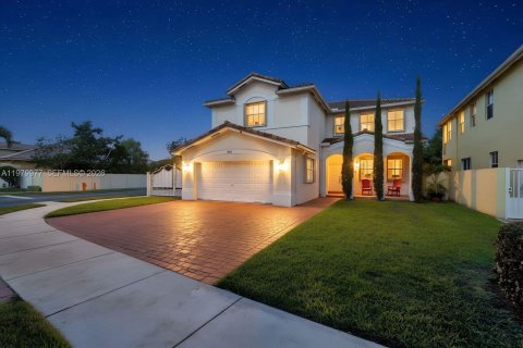 Купить виллу или дом в Дорал, Флорида 4 спальни, 278.34м2, № 2046354 - фото 30