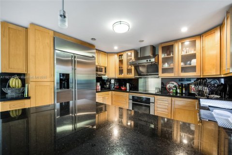 Adosado en alquiler en Pinecrest, Florida, 4 dormitorios, 204.38 m2 № 1975497 - foto 3