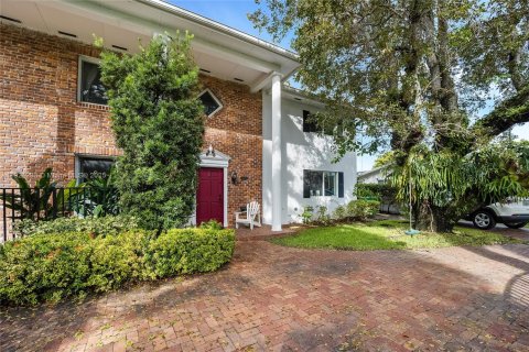 Adosado en Pinecrest, Florida 4 dormitorios, 204.38 m2 № 1975497