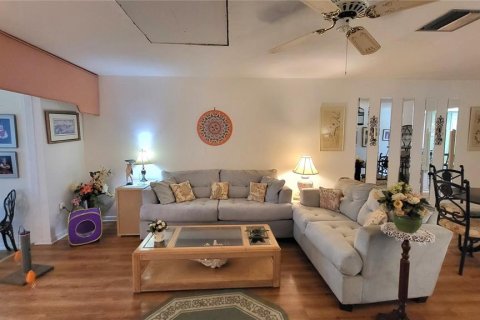 House in Clearwater, Florida 1 bedroom, 66.52 sq.m. № 2104448 - photo 8