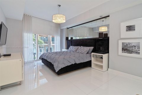 Touwnhouse à vendre à Miami, Floride: 2 chambres, 152.08 m2 № 1741541 - photo 27
