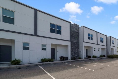 Adosado en Davenport, Florida 4 dormitorios, 155.24 m2 № 2298223