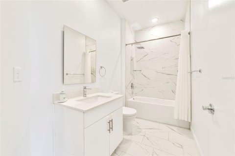 Adosado en venta en Davenport, Florida, 4 dormitorios, 155.24 m2 № 2298223 - foto 15