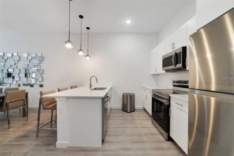 Adosado en venta en Davenport, Florida, 4 dormitorios, 155.24 m2 № 2298223 - foto 4