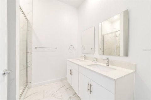 Adosado en venta en Davenport, Florida, 4 dormitorios, 155.24 m2 № 2298223 - foto 13