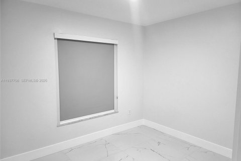 House in Homestead, Florida 4 bedrooms, 111.48 sq.m. № 1995408 - photo 7