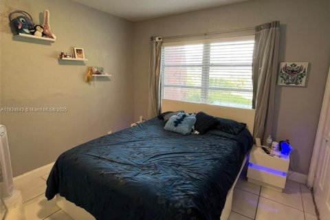 Condo in Miami, Florida, 3 bedrooms № 1960343 - photo 8