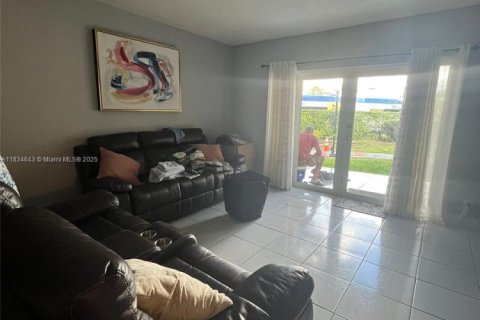 Condo in Miami, Florida, 3 bedrooms № 1960343 - photo 20