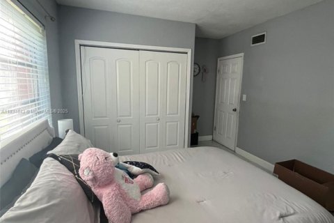 Condo in Miami, Florida, 3 bedrooms № 1960343 - photo 14