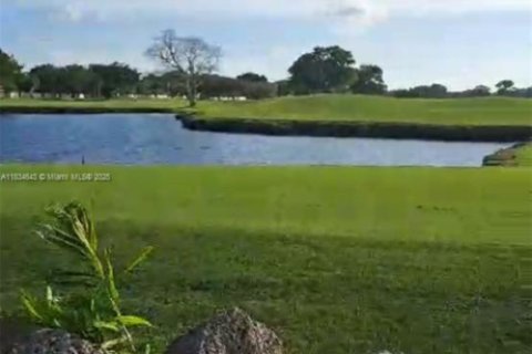 Condo in Miami, Florida, 3 bedrooms № 1960343 - photo 28