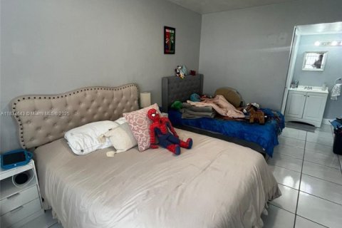 Condo in Miami, Florida, 3 bedrooms № 1960343 - photo 21