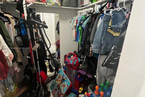 Condo in Miami, Florida, 3 bedrooms № 1960343 - photo 23