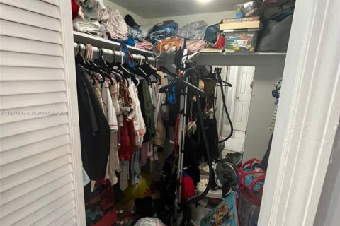 Condo in Miami, Florida, 3 bedrooms № 1960343 - photo 24