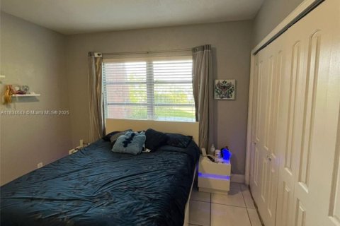 Condo in Miami, Florida, 3 bedrooms № 1960343 - photo 10
