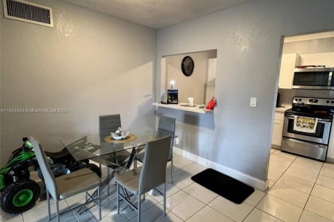 Condo in Miami, Florida, 3 bedrooms № 1960343 - photo 6