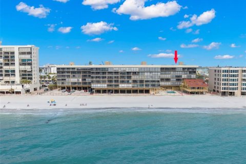 Copropriété à vendre à Madeira Beach, Floride: 2 chambres, 102.19 m2 № 1526363 - photo 2