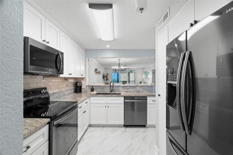 Copropriété à vendre à Madeira Beach, Floride: 2 chambres, 102.19 m2 № 1526363 - photo 17