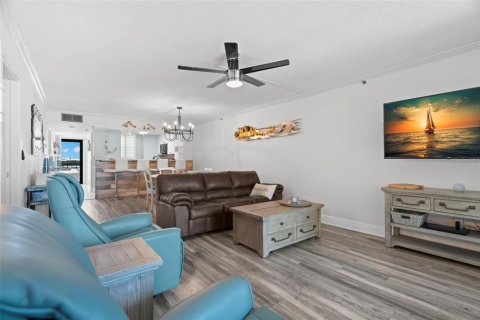 Copropriété à vendre à Madeira Beach, Floride: 2 chambres, 102.19 m2 № 1526363 - photo 12