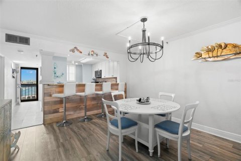 Copropriété à vendre à Madeira Beach, Floride: 2 chambres, 102.19 m2 № 1526363 - photo 14