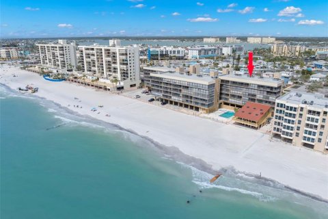 Copropriété à vendre à Madeira Beach, Floride: 2 chambres, 102.19 m2 № 1526363 - photo 1
