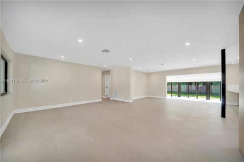 House in Miami Beach, Florida 4 bedrooms, 261.61 sq.m. № 2029122 - photo 6