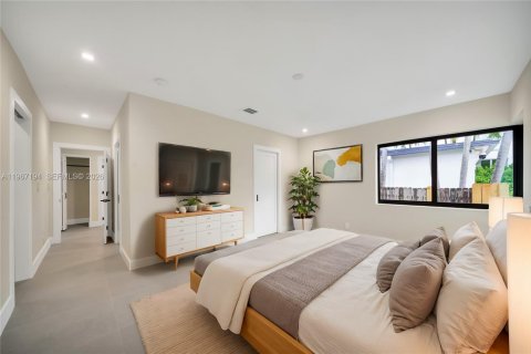 House in Miami Beach, Florida 4 bedrooms, 261.61 sq.m. № 2029122 - photo 15