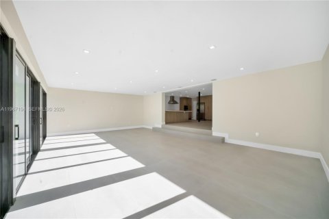 House in Miami Beach, Florida 4 bedrooms, 261.61 sq.m. № 2029122 - photo 14