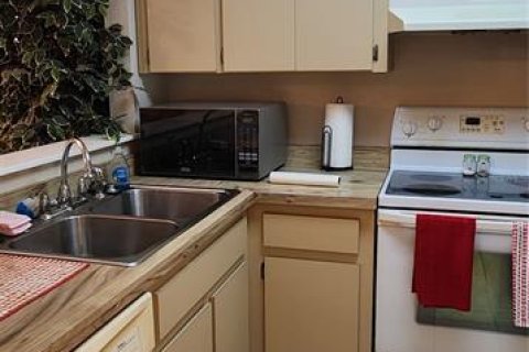 Townhouse in Gainesville, Florida 3 bedrooms, 124.86 sq.m. № 2206772 - photo 4