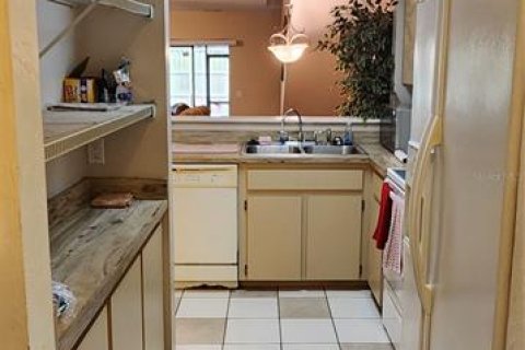 Townhouse in Gainesville, Florida 3 bedrooms, 124.86 sq.m. № 2206772 - photo 6