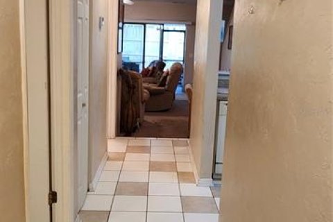 Townhouse in Gainesville, Florida 3 bedrooms, 124.86 sq.m. № 2206772 - photo 3