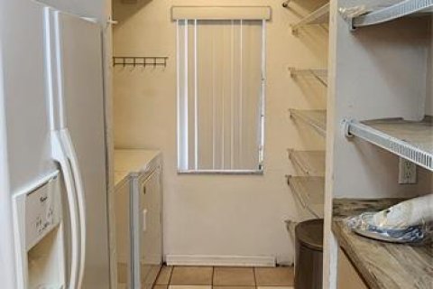 Townhouse in Gainesville, Florida 3 bedrooms, 124.86 sq.m. № 2206772 - photo 5