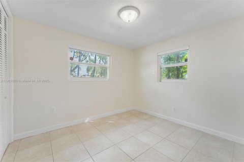 Купить виллу или дом в Майами, Флорида 4 спальни, 124.86м2, № 1954599 - фото 24