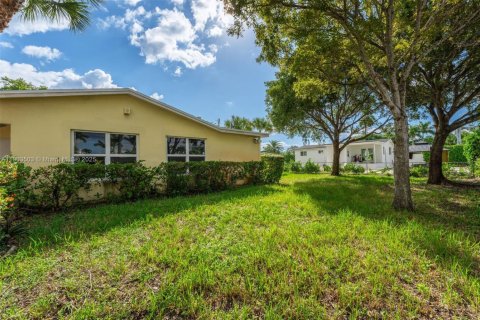 Купить виллу или дом в Майами, Флорида 4 спальни, 124.86м2, № 1954599 - фото 30