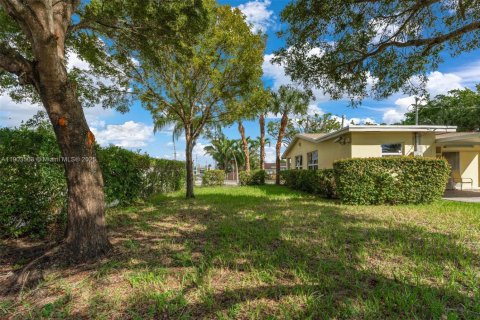 Купить виллу или дом в Майами, Флорида 4 спальни, 124.86м2, № 1954599 - фото 10