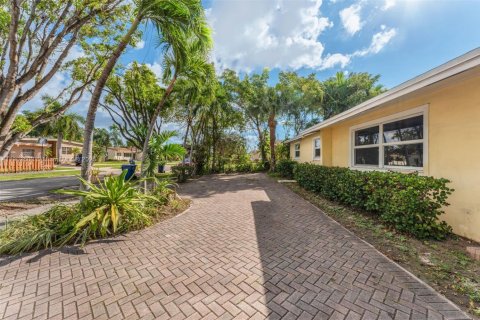 Купить виллу или дом в Майами, Флорида 4 спальни, 124.86м2, № 1954599 - фото 3