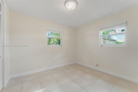 Купить виллу или дом в Майами, Флорида 4 спальни, 124.86м2, № 1954599 - фото 26