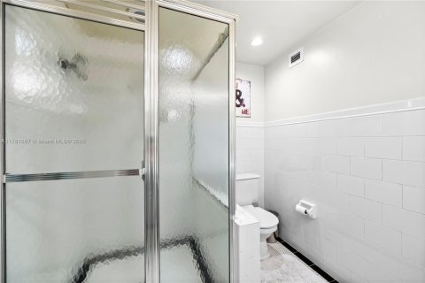 Condominio en venta en Miami Beach, Florida, 1 dormitorio, 144.93 m2 № 1863426 - foto 16