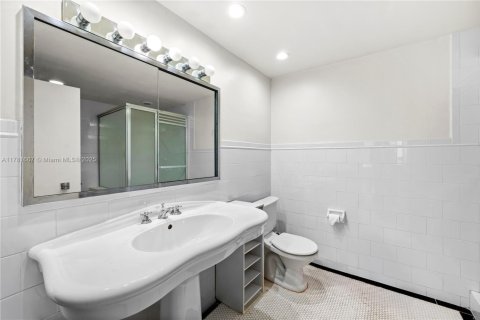 Condominio en venta en Miami Beach, Florida, 1 dormitorio, 144.93 m2 № 1863426 - foto 13