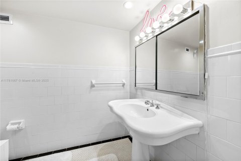 Condominio en venta en Miami Beach, Florida, 1 dormitorio, 144.93 m2 № 1863426 - foto 14