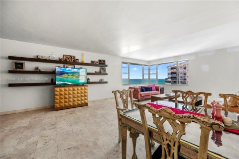 Condominio en venta en Miami Beach, Florida, 1 dormitorio, 144.93 m2 № 1863426 - foto 1