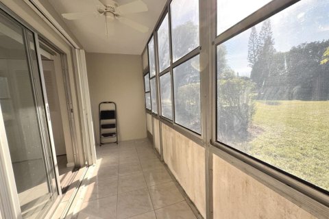 Снять в аренду кондоминиум в Уэст-Палм-Бич, Флорида 3 комнаты, 52.95м2, № 2146124 - фото 8
